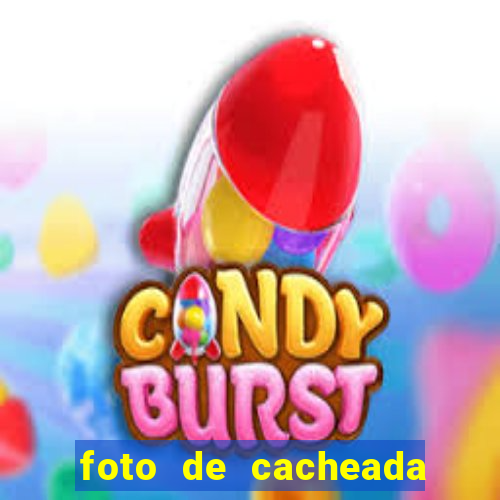 foto de cacheada no espelho